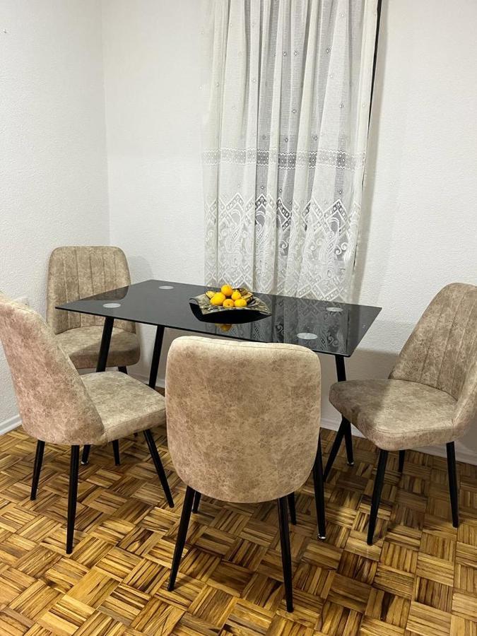 Stan Na Dan Kozarska Dubica Lejlighed Bosanska Dubica Eksteriør billede
