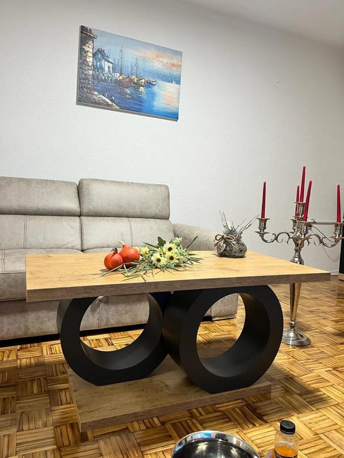 Stan Na Dan Kozarska Dubica Lejlighed Bosanska Dubica Eksteriør billede