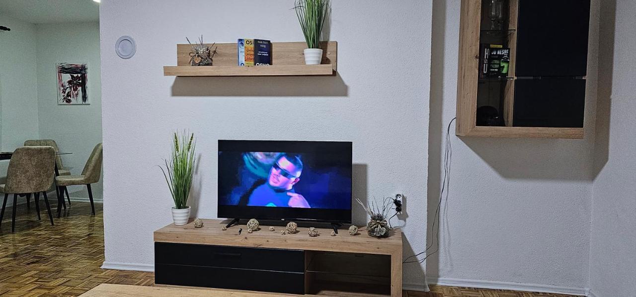 Stan Na Dan Kozarska Dubica Lejlighed Bosanska Dubica Eksteriør billede